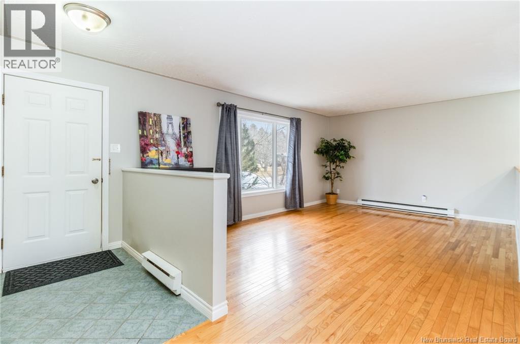 76 Sprucewood Drive, New Maryland, New Brunswick  E3C 1C6 - Photo 7 - NB136286