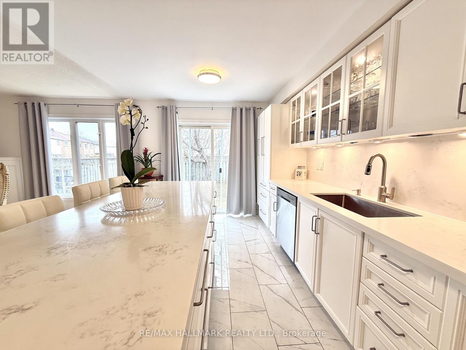 78 Sunridge Street, Richmond Hill, Ontario  L4E 3Z4 - Photo 2 - N12957818