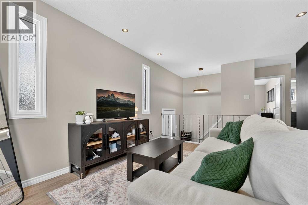 1016 42 Avenue N, Lethbridge, Alberta  T1H 6C1 - Photo 7 - A2299505