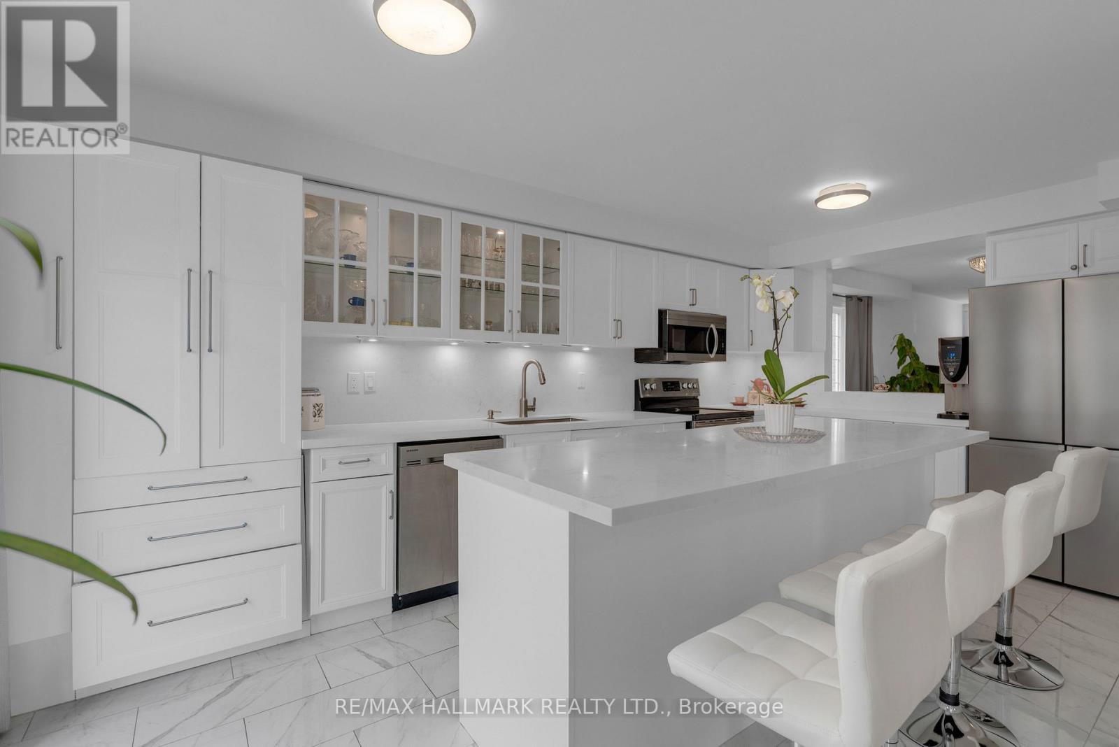 78 Sunridge Street, Richmond Hill, Ontario  L4E 3Z4 - Photo 3 - N12957818