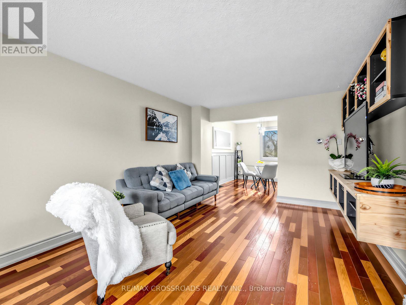 133 - 3175 Kirwin Avenue, Mississauga (Cooksville), Ontario  L5A 3M4 - Photo 3 - W12962550