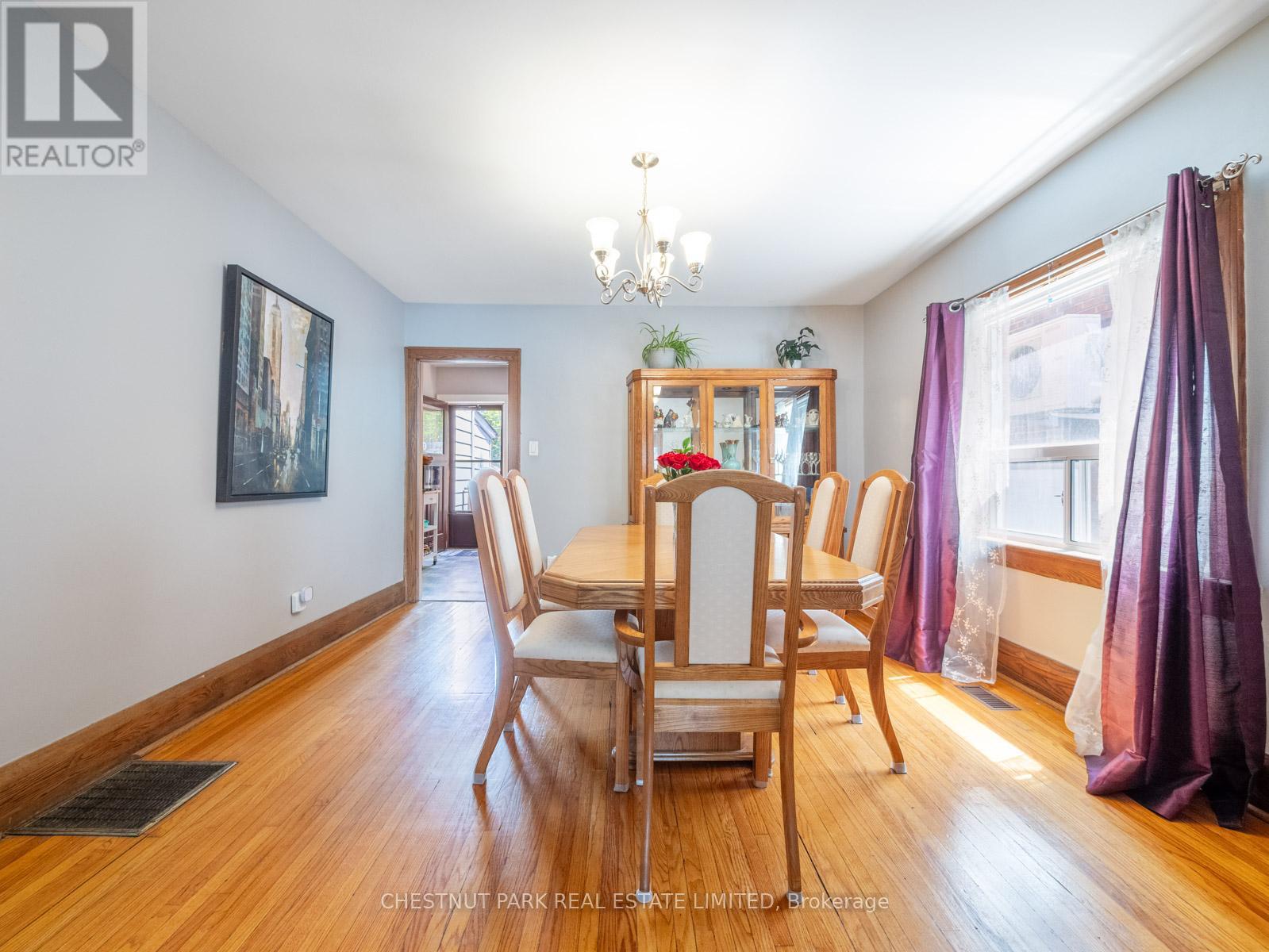 673 Durie Street, Toronto (Runnymede-Bloor West Village), Ontario  M6S 3H4 - Photo 11 - W12962584