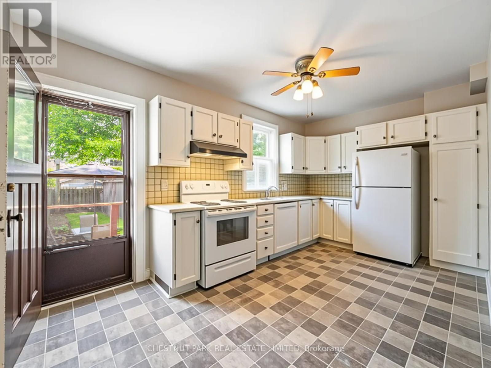 673 Durie Street, Toronto (Runnymede-Bloor West Village), Ontario  M6S 3H4 - Photo 13 - W12962584