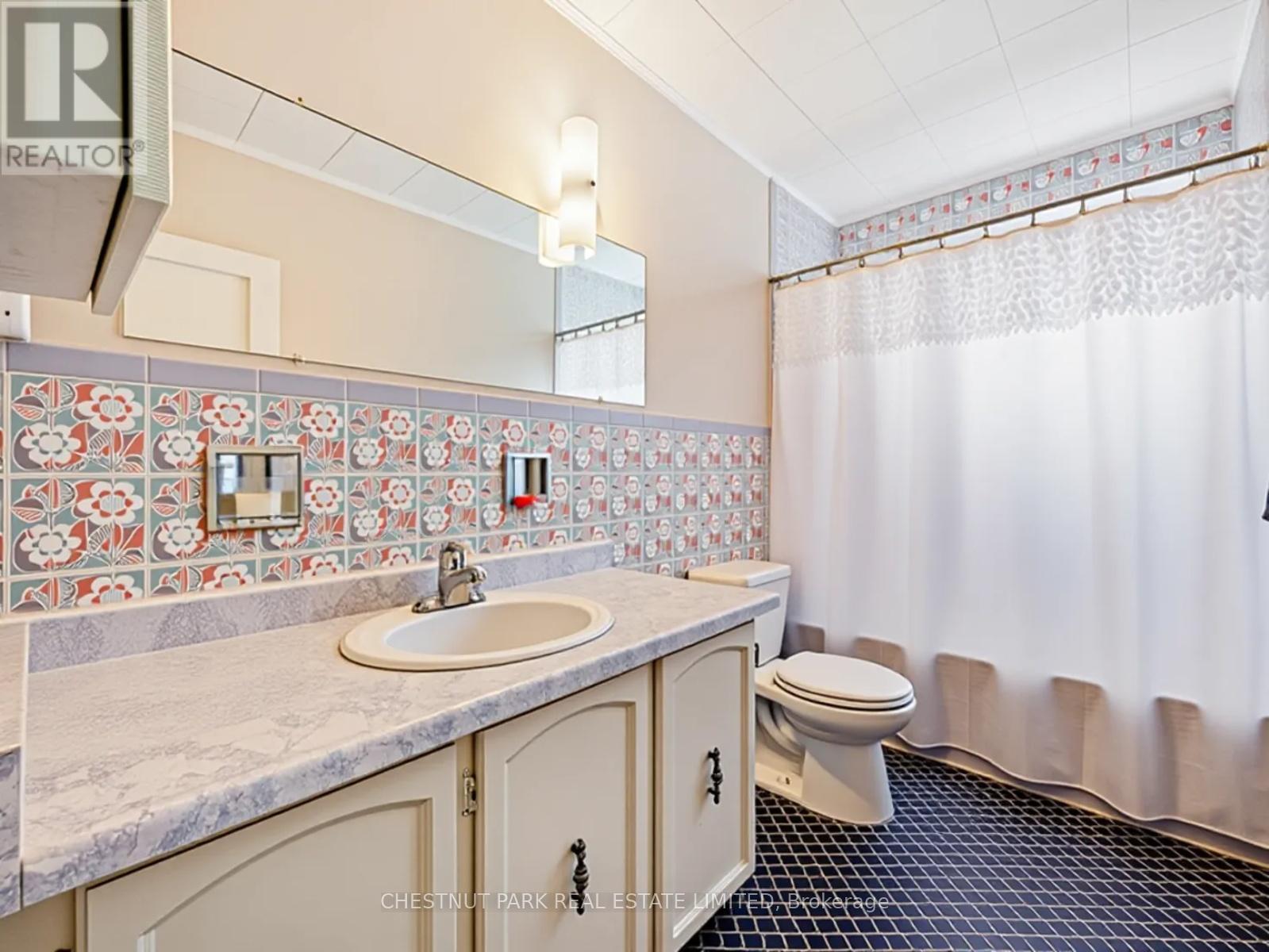 673 Durie Street, Toronto (Runnymede-Bloor West Village), Ontario  M6S 3H4 - Photo 18 - W12962584