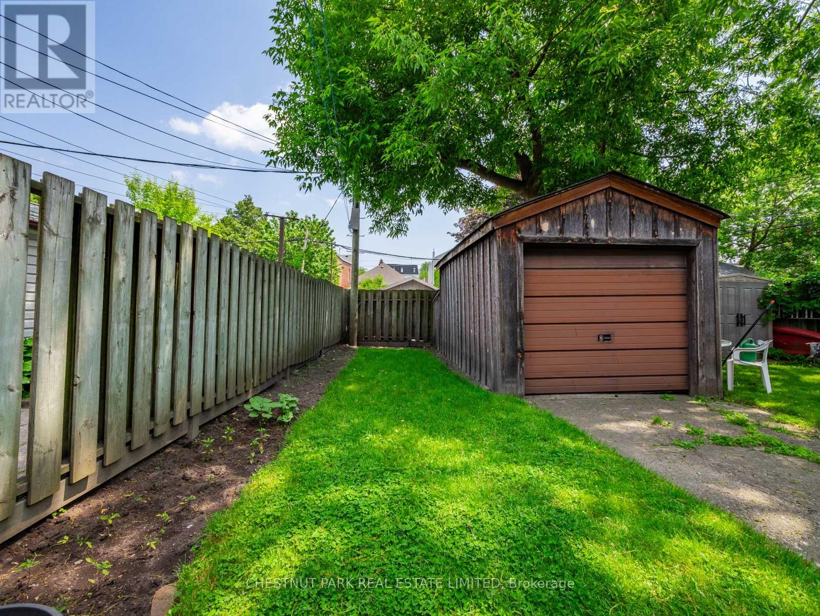 673 Durie Street, Toronto (Runnymede-Bloor West Village), Ontario  M6S 3H4 - Photo 32 - W12962584