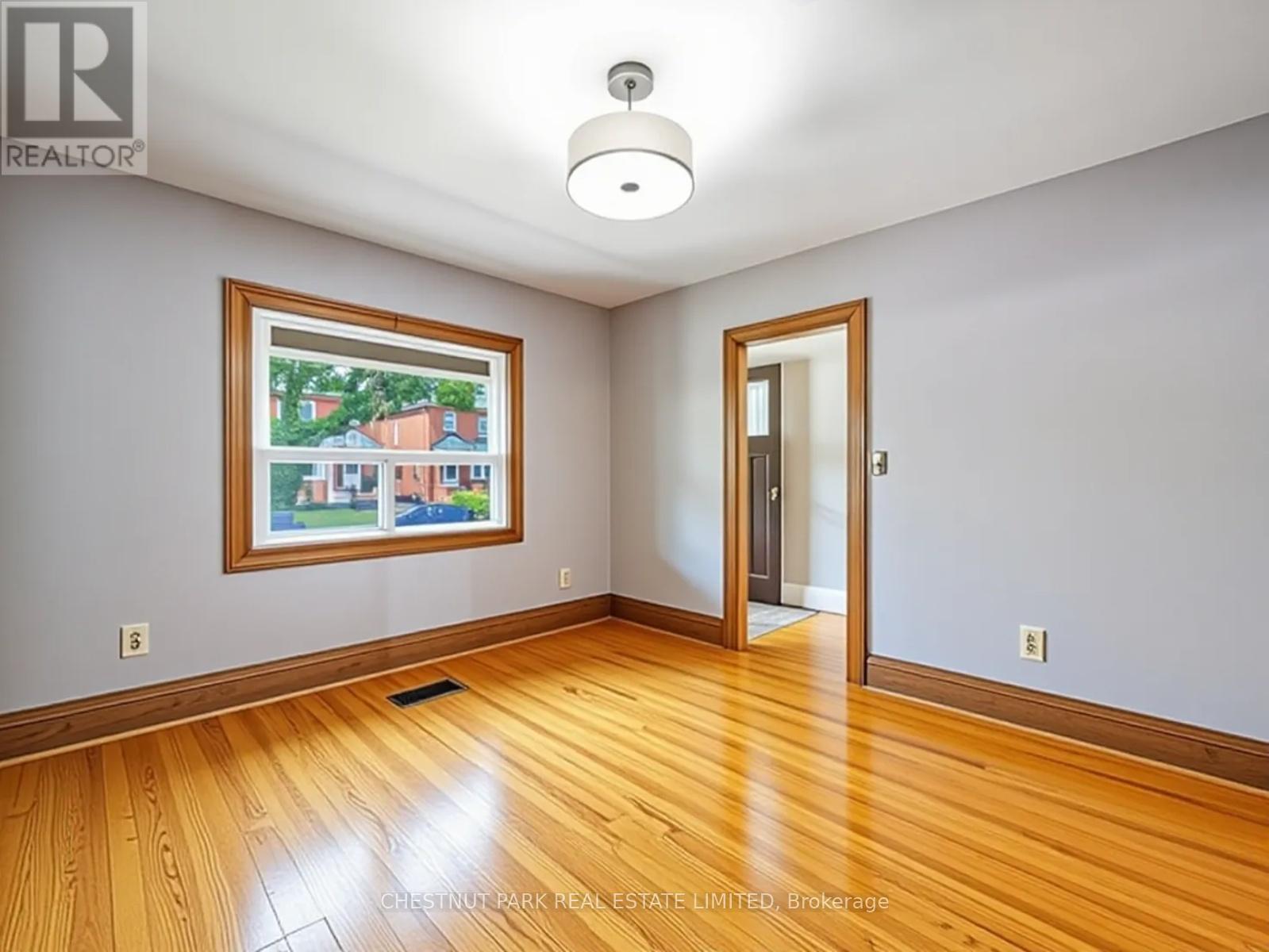 673 Durie Street, Toronto (Runnymede-Bloor West Village), Ontario  M6S 3H4 - Photo 8 - W12962584