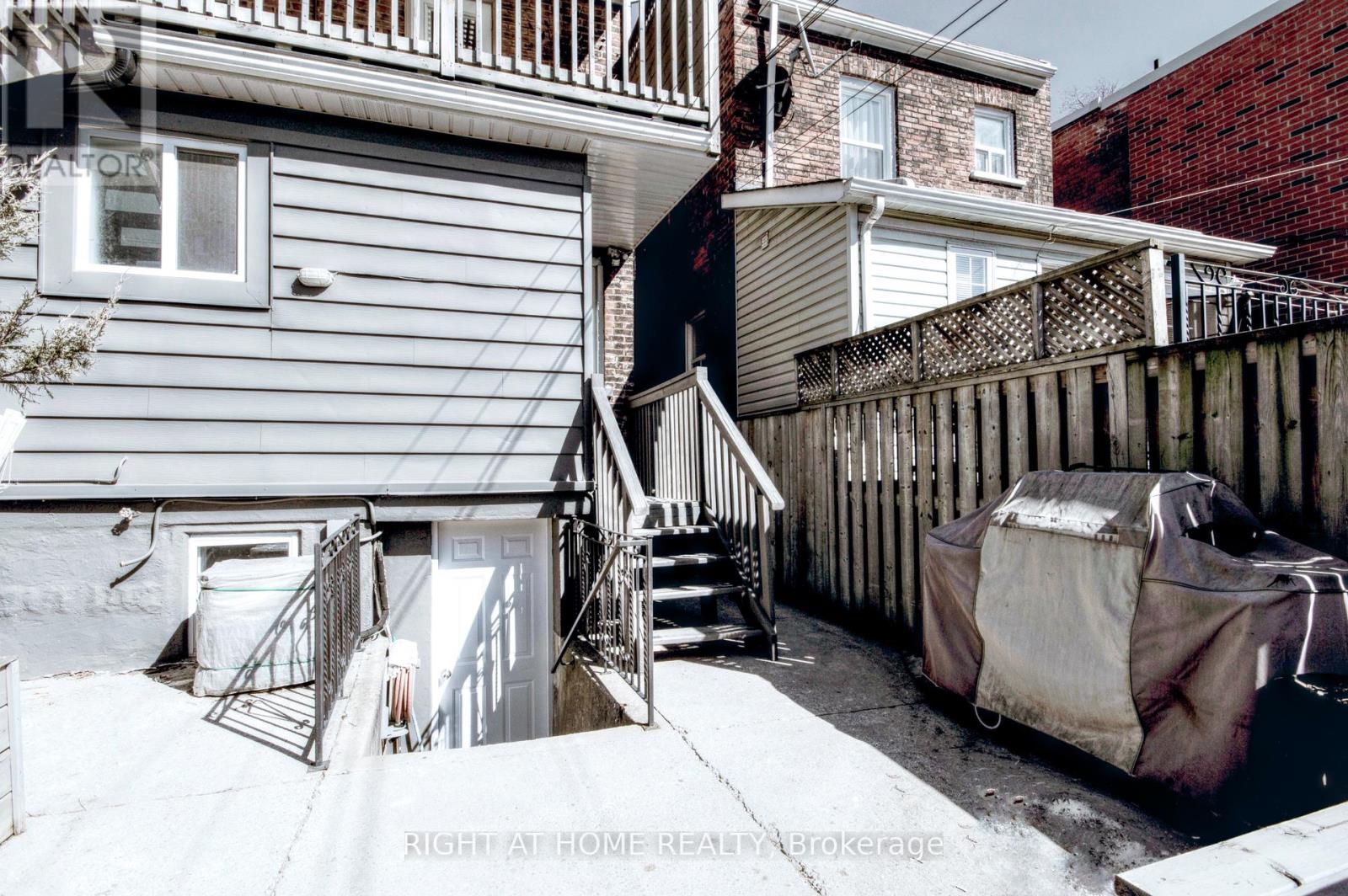 Main - 612 St Clarens Avenue, Toronto (Dovercourt-Wallace Emerson-Junction), Ontario  M6H 3W9 - Photo 12 - W12962600