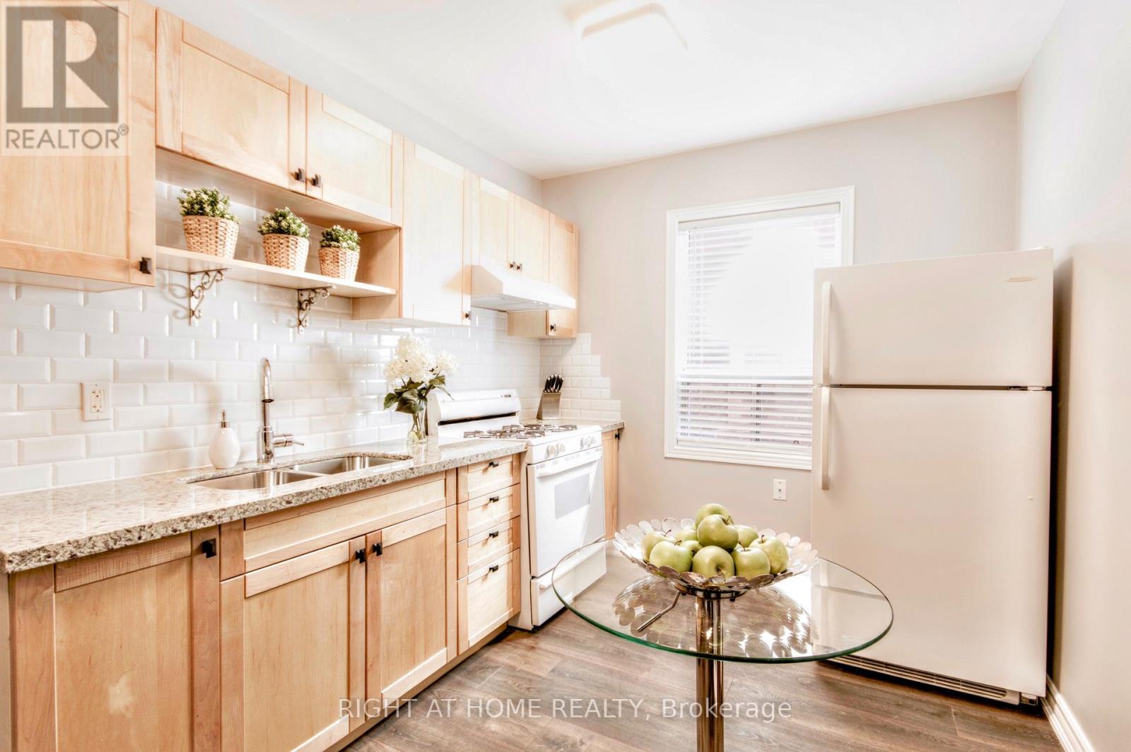 Main - 612 St Clarens Avenue, Toronto (Dovercourt-Wallace Emerson-Junction), Ontario  M6H 3W9 - Photo 6 - W12962600