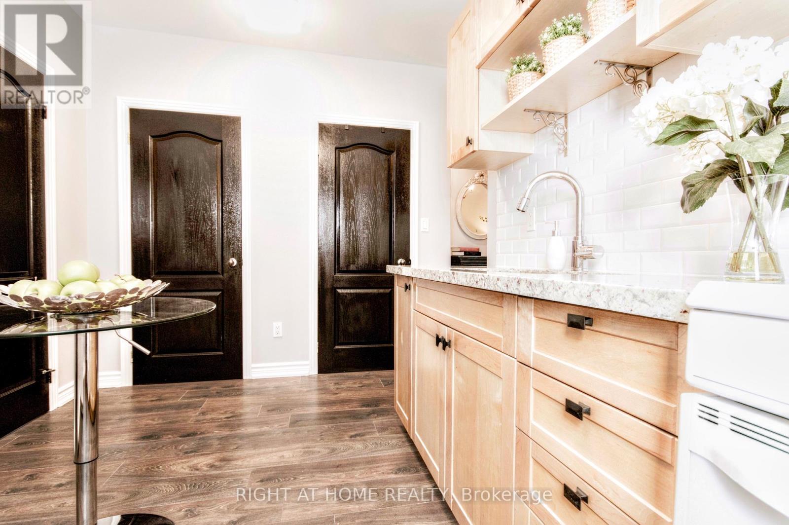 Main - 612 St Clarens Avenue, Toronto (Dovercourt-Wallace Emerson-Junction), Ontario  M6H 3W9 - Photo 7 - W12962600