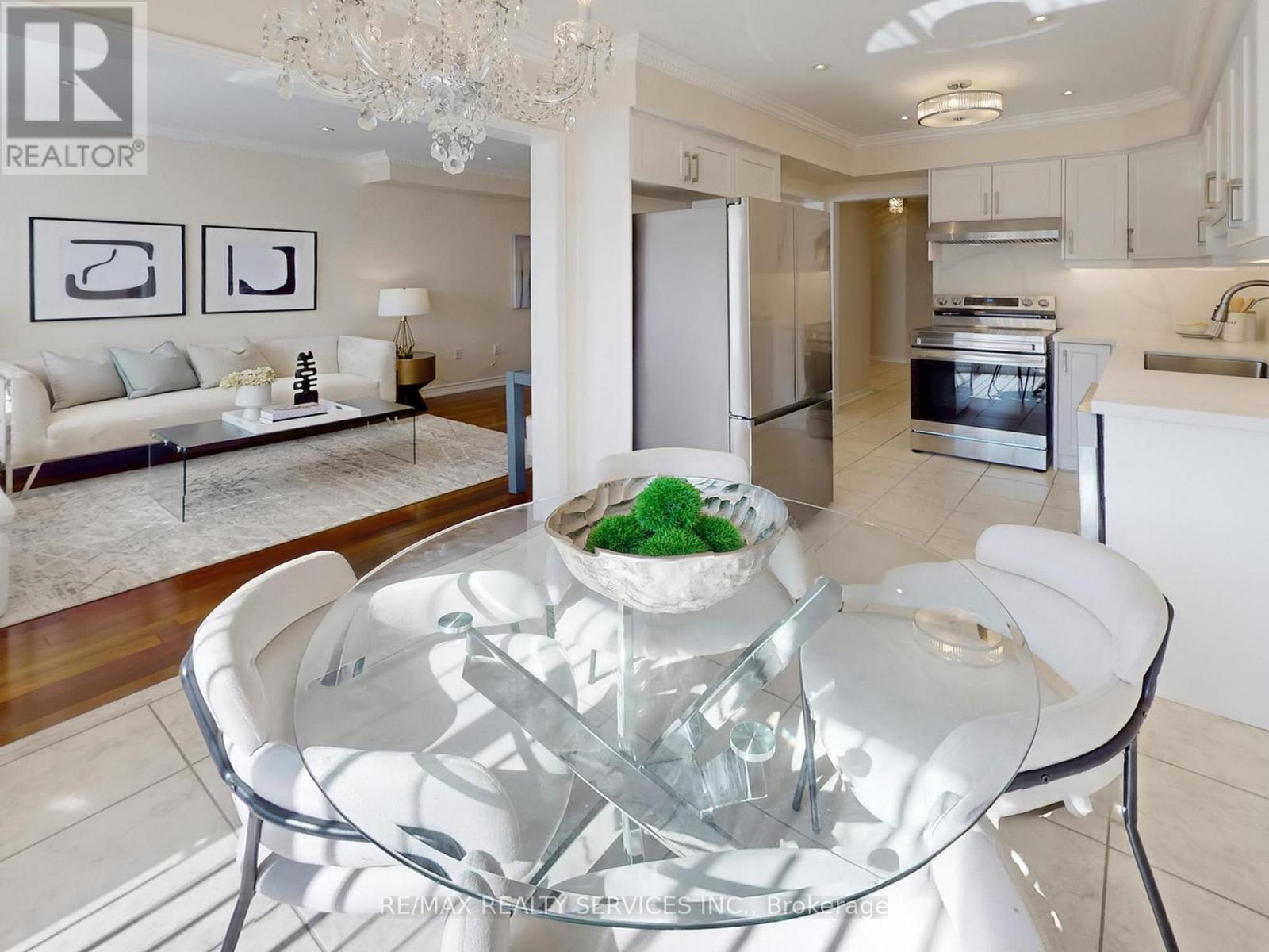 6169 Rowers Crescent, Mississauga, Ontario  L5V 3A1 - Photo 18 - W12962618