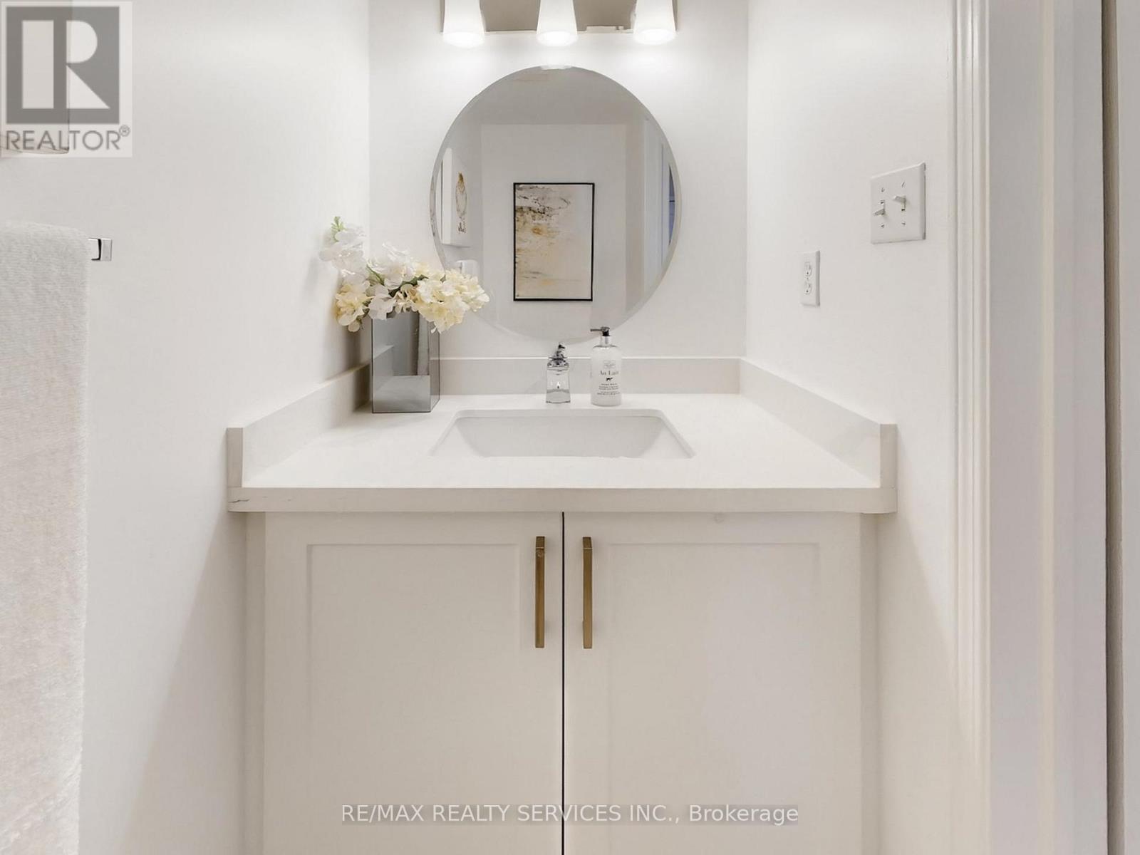 6169 Rowers Crescent, Mississauga, Ontario  L5V 3A1 - Photo 19 - W12962618