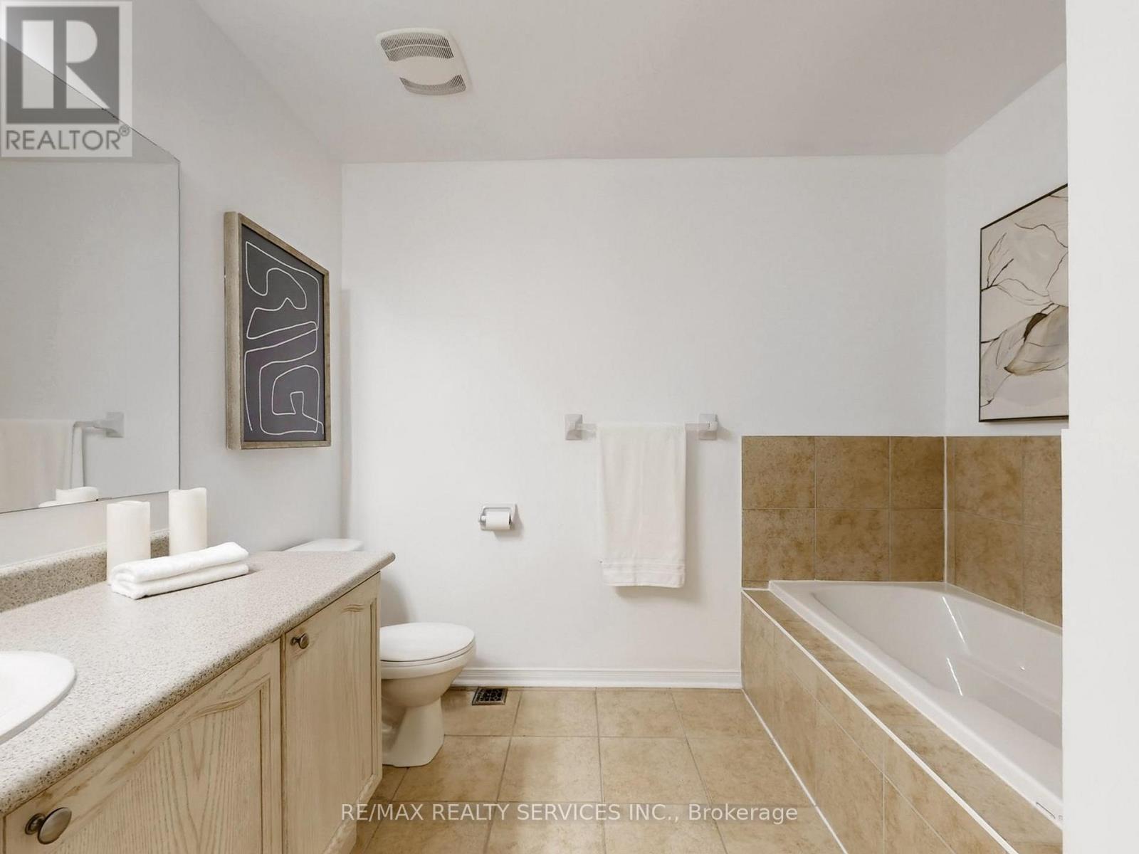 6169 Rowers Crescent, Mississauga, Ontario  L5V 3A1 - Photo 27 - W12962618