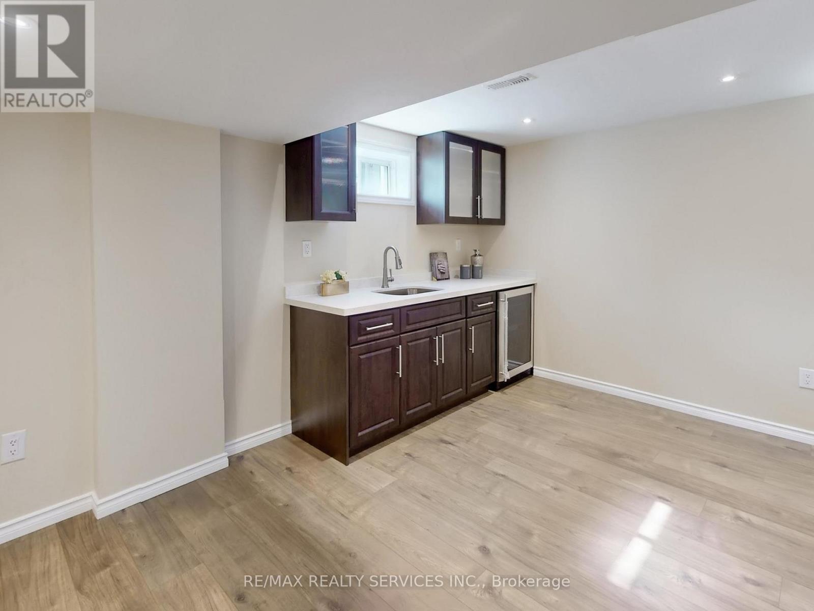 6169 Rowers Crescent, Mississauga, Ontario  L5V 3A1 - Photo 43 - W12962618