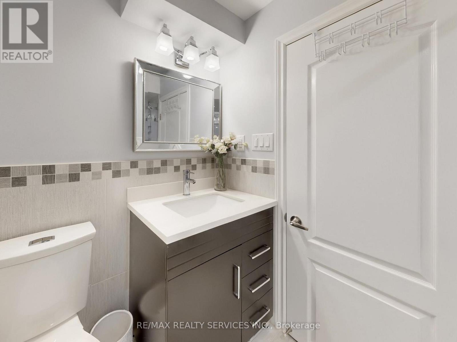 6169 Rowers Crescent, Mississauga, Ontario  L5V 3A1 - Photo 46 - W12962618