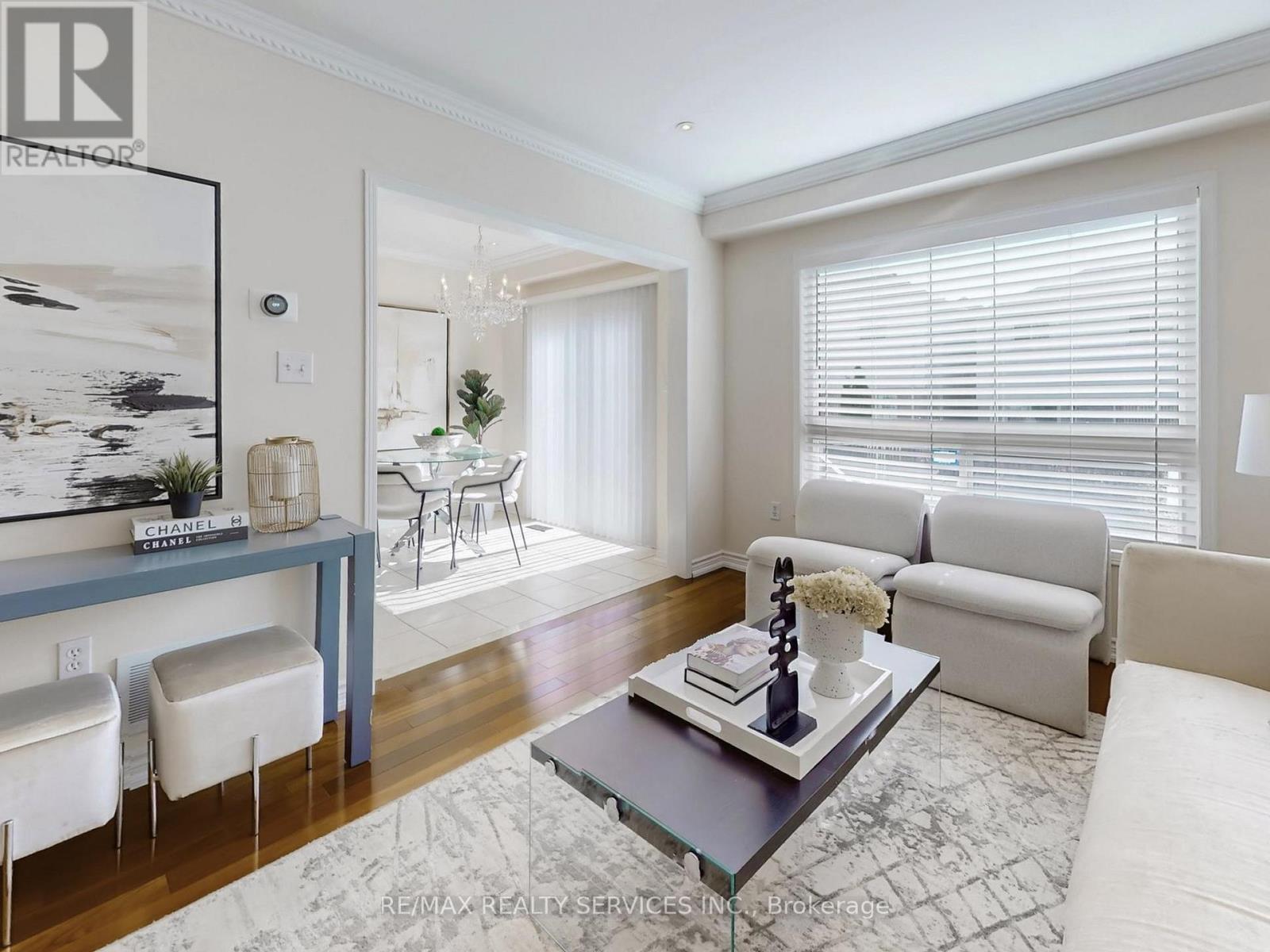 6169 Rowers Crescent, Mississauga, Ontario  L5V 3A1 - Photo 5 - W12962618