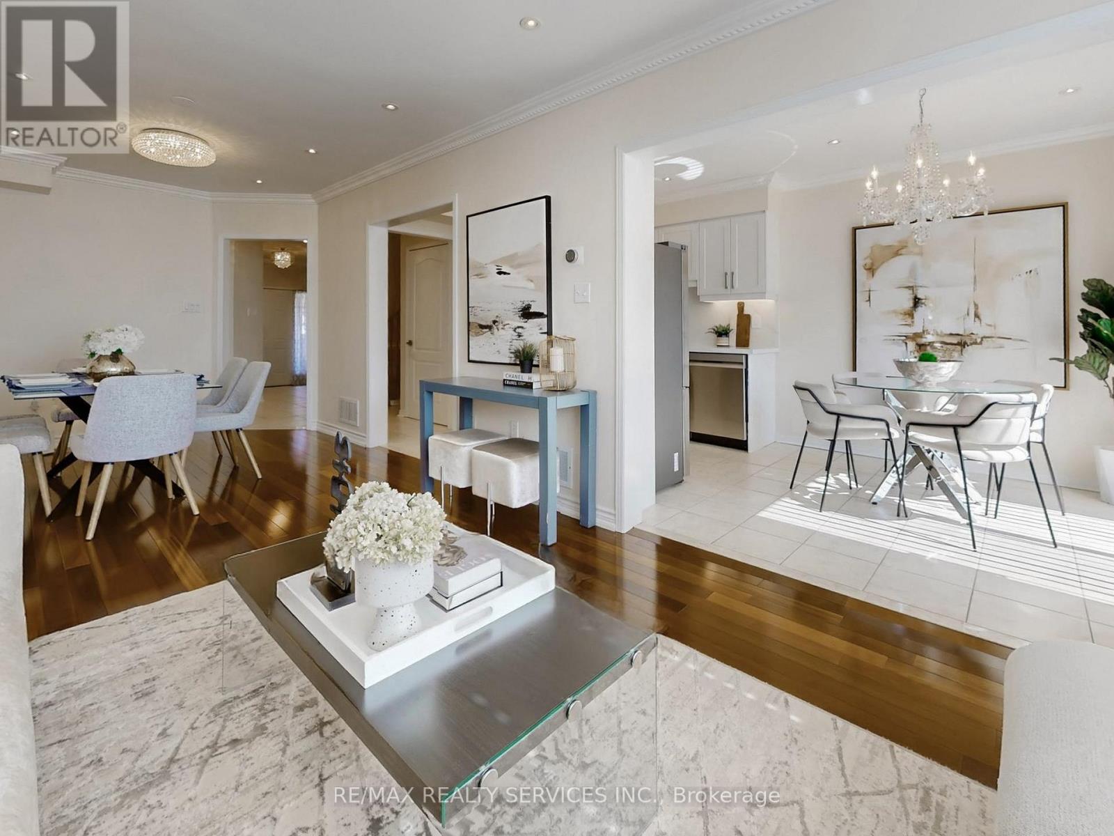 6169 Rowers Crescent, Mississauga, Ontario  L5V 3A1 - Photo 6 - W12962618