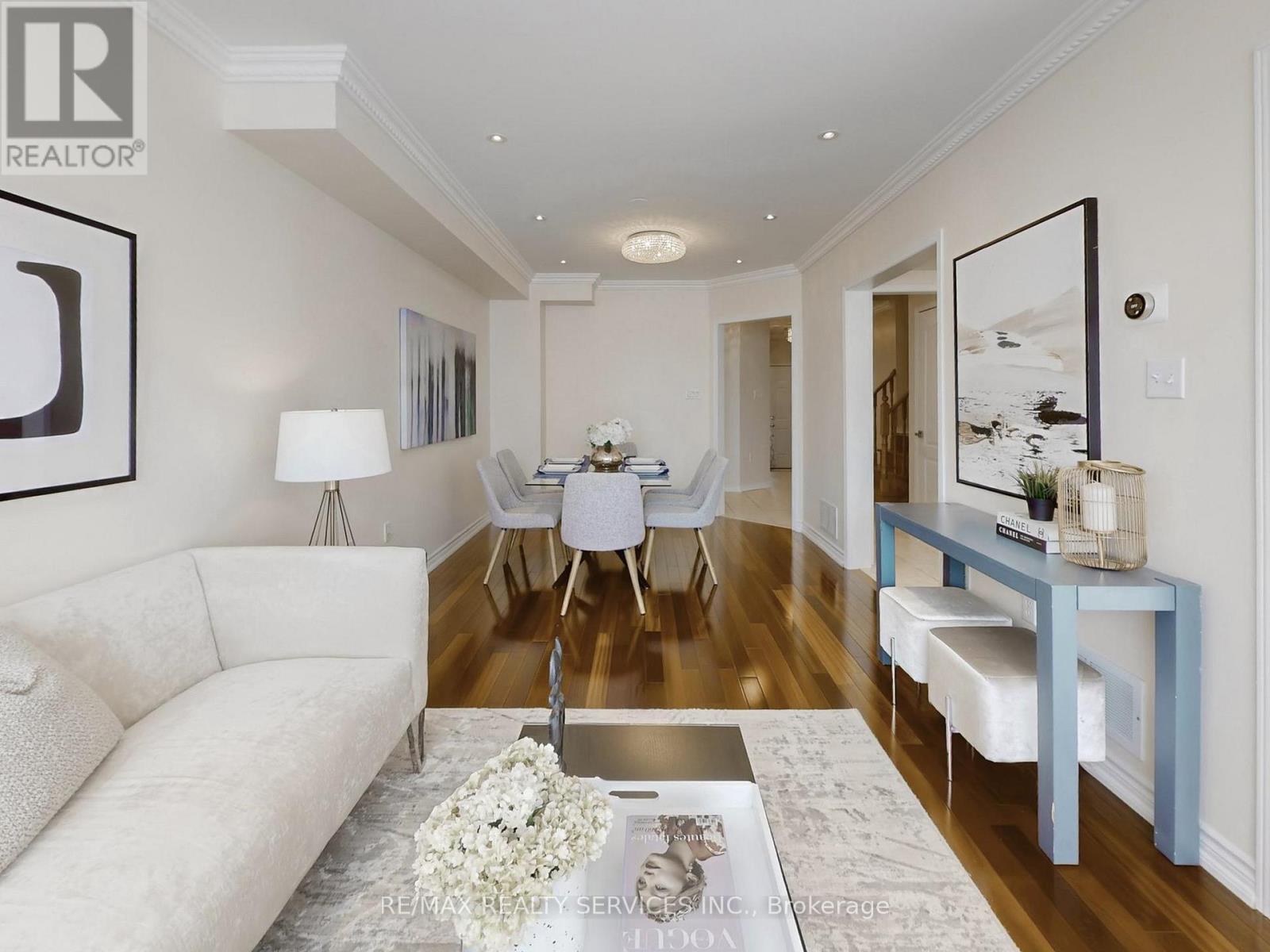 6169 Rowers Crescent, Mississauga, Ontario  L5V 3A1 - Photo 9 - W12962618