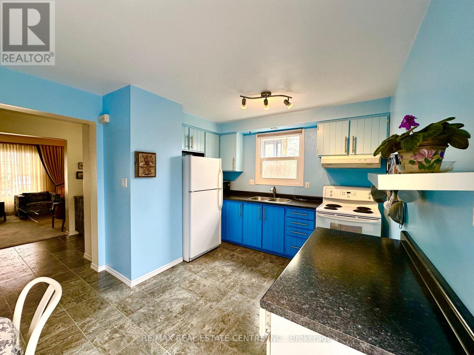 486 Galedowns Court, Mississauga, Ontario  L5A 3H9 - Photo 16 - W12962640