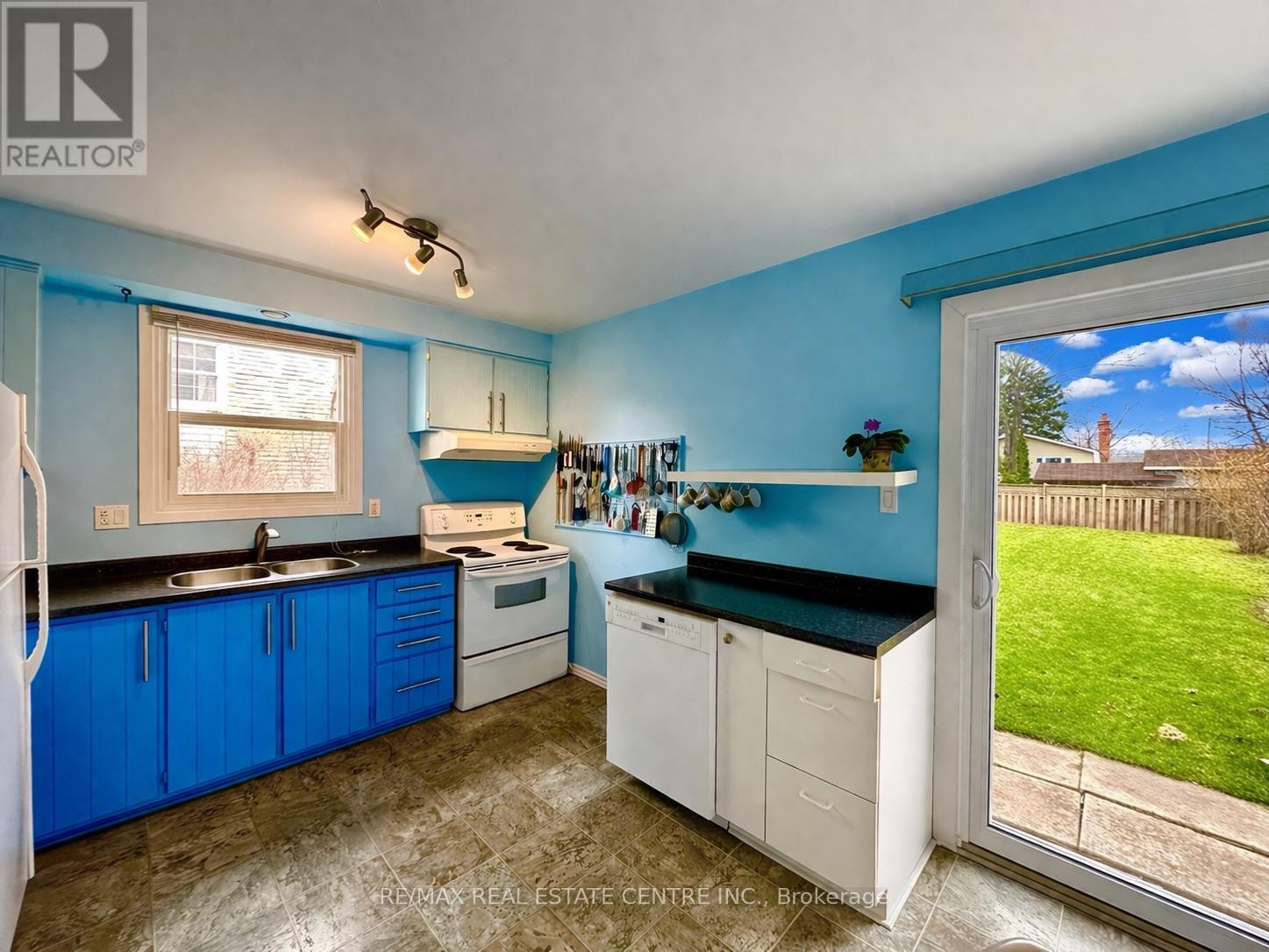 486 Galedowns Court, Mississauga, Ontario  L5A 3H9 - Photo 21 - W12962640