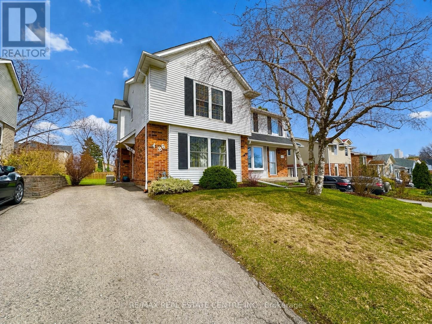 486 Galedowns Court, Mississauga, Ontario  L5A 3H9 - Photo 3 - W12962640