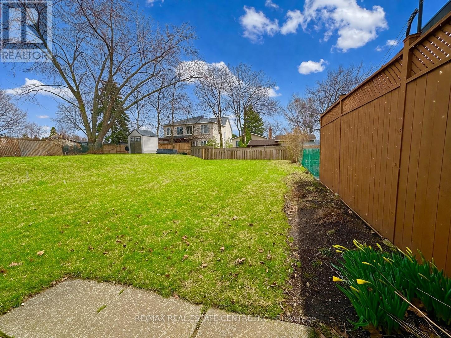 486 Galedowns Court, Mississauga, Ontario  L5A 3H9 - Photo 41 - W12962640