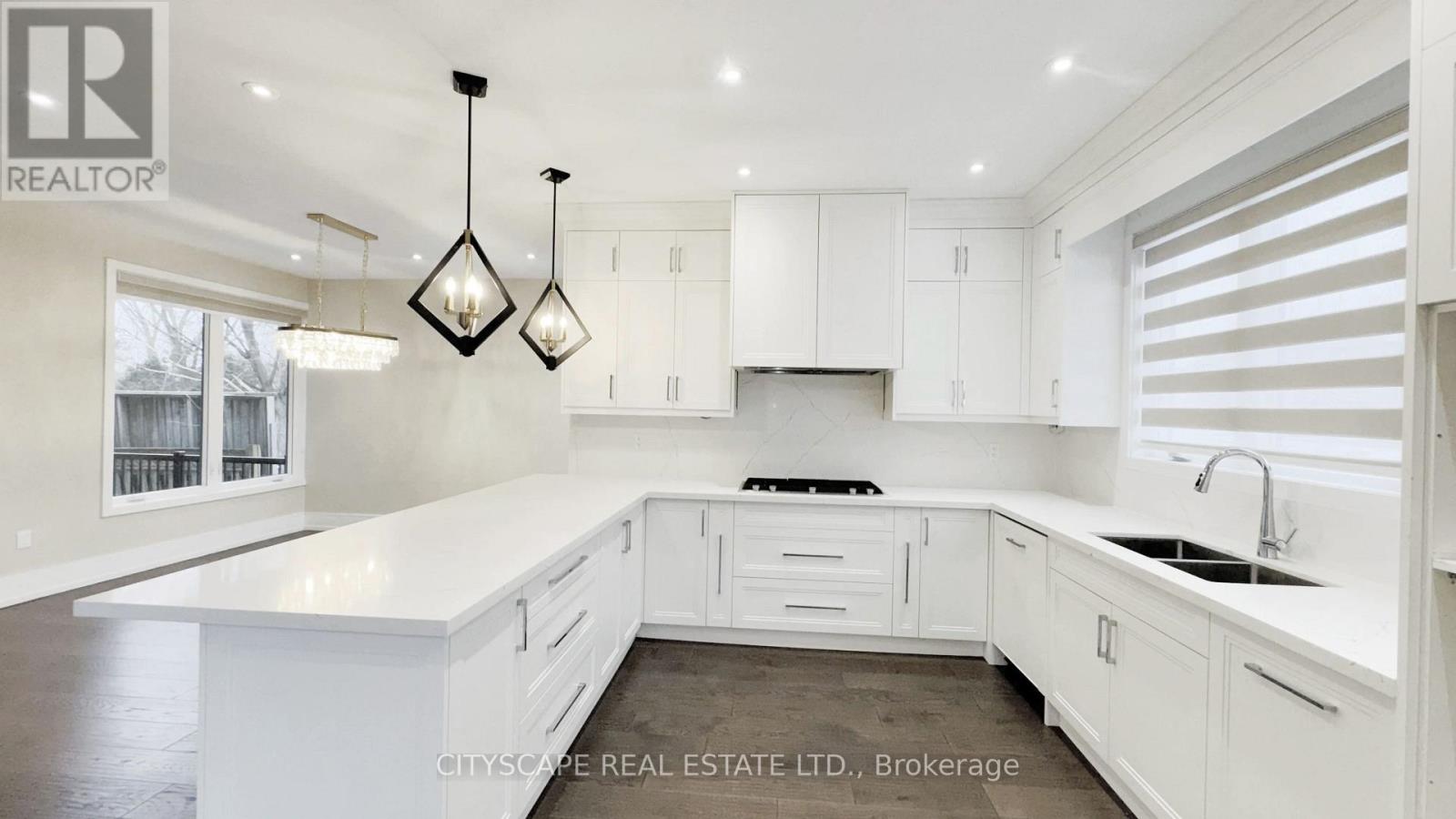 204 Mary Street, Oakville (Co Central), Ontario  L6K 1S4 - Photo 10 - W12962650