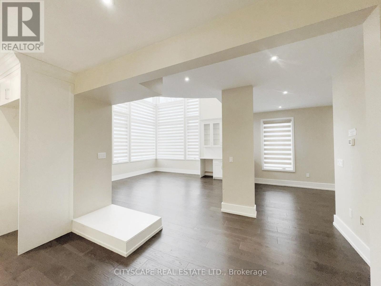 204 Mary Street, Oakville (Co Central), Ontario  L6K 1S4 - Photo 14 - W12962650