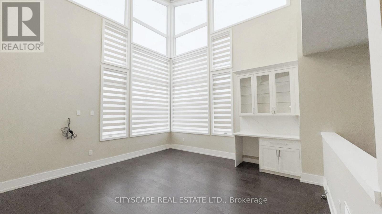 204 Mary Street, Oakville (Co Central), Ontario  L6K 1S4 - Photo 15 - W12962650