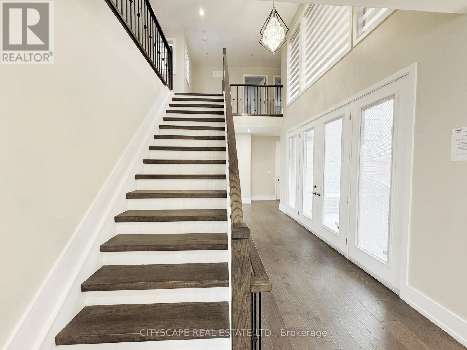 204 Mary Street, Oakville (Co Central), Ontario  L6K 1S4 - Photo 23 - W12962650