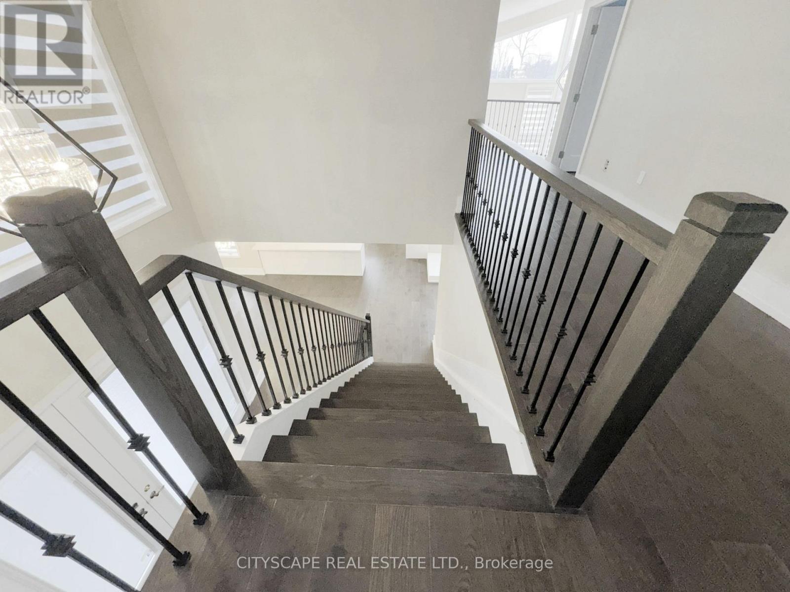 204 Mary Street, Oakville (Co Central), Ontario  L6K 1S4 - Photo 38 - W12962650