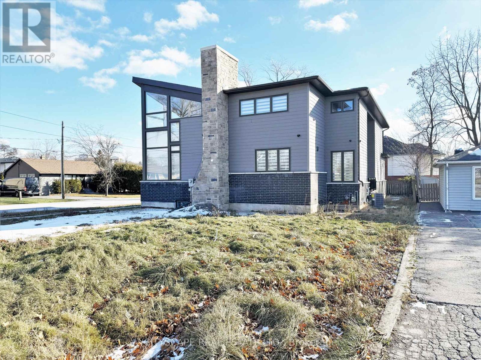 204 Mary Street, Oakville (Co Central), Ontario  L6K 1S4 - Photo 46 - W12962650