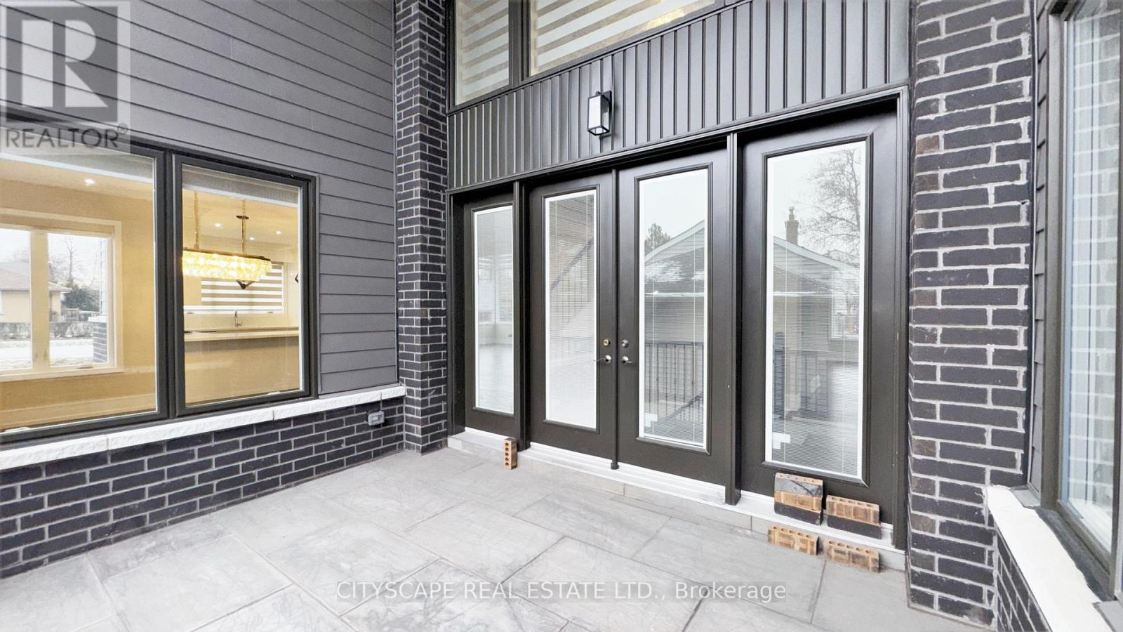 204 Mary Street, Oakville (Co Central), Ontario  L6K 1S4 - Photo 7 - W12962650