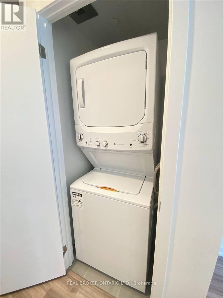 2212 - 4065 Confederation Parkway, Mississauga (City Centre), Ontario  L5B 4N1 - Photo 11 - W12962656