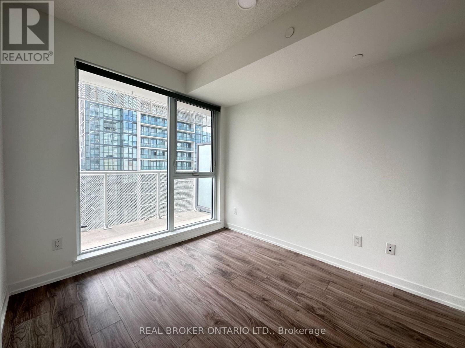 2212 - 4065 Confederation Parkway, Mississauga (City Centre), Ontario  L5B 4N1 - Photo 8 - W12962656