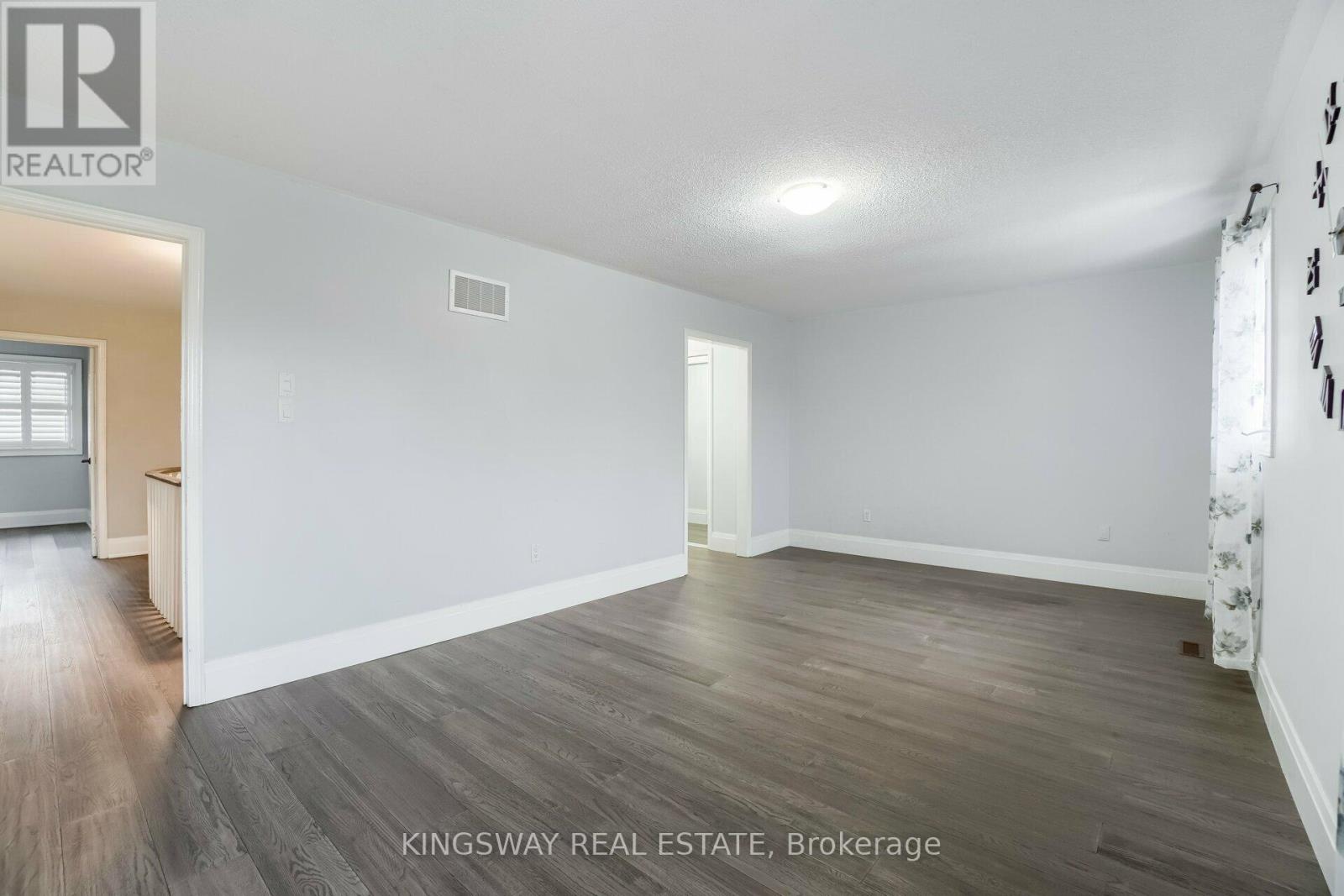 1136 Springwater Crescent, Mississauga (East Credit), Ontario  L5V 1G3 - Photo 23 - W12962658