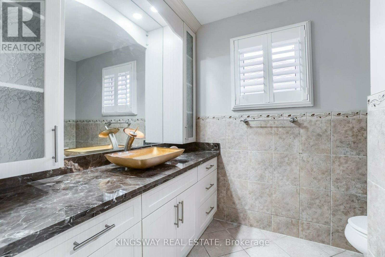 1136 Springwater Crescent, Mississauga (East Credit), Ontario  L5V 1G3 - Photo 30 - W12962658