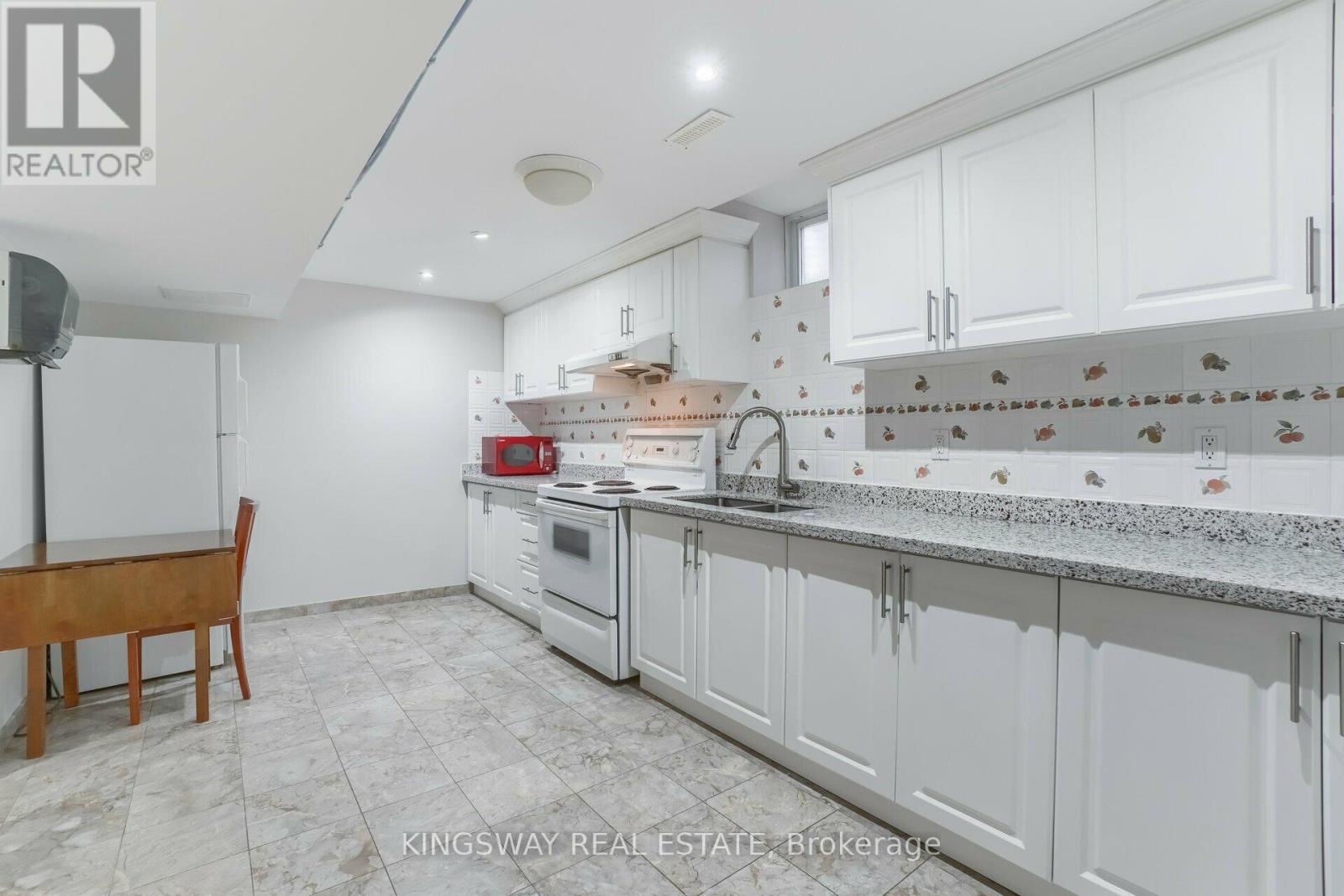 1136 Springwater Crescent, Mississauga (East Credit), Ontario  L5V 1G3 - Photo 40 - W12962658