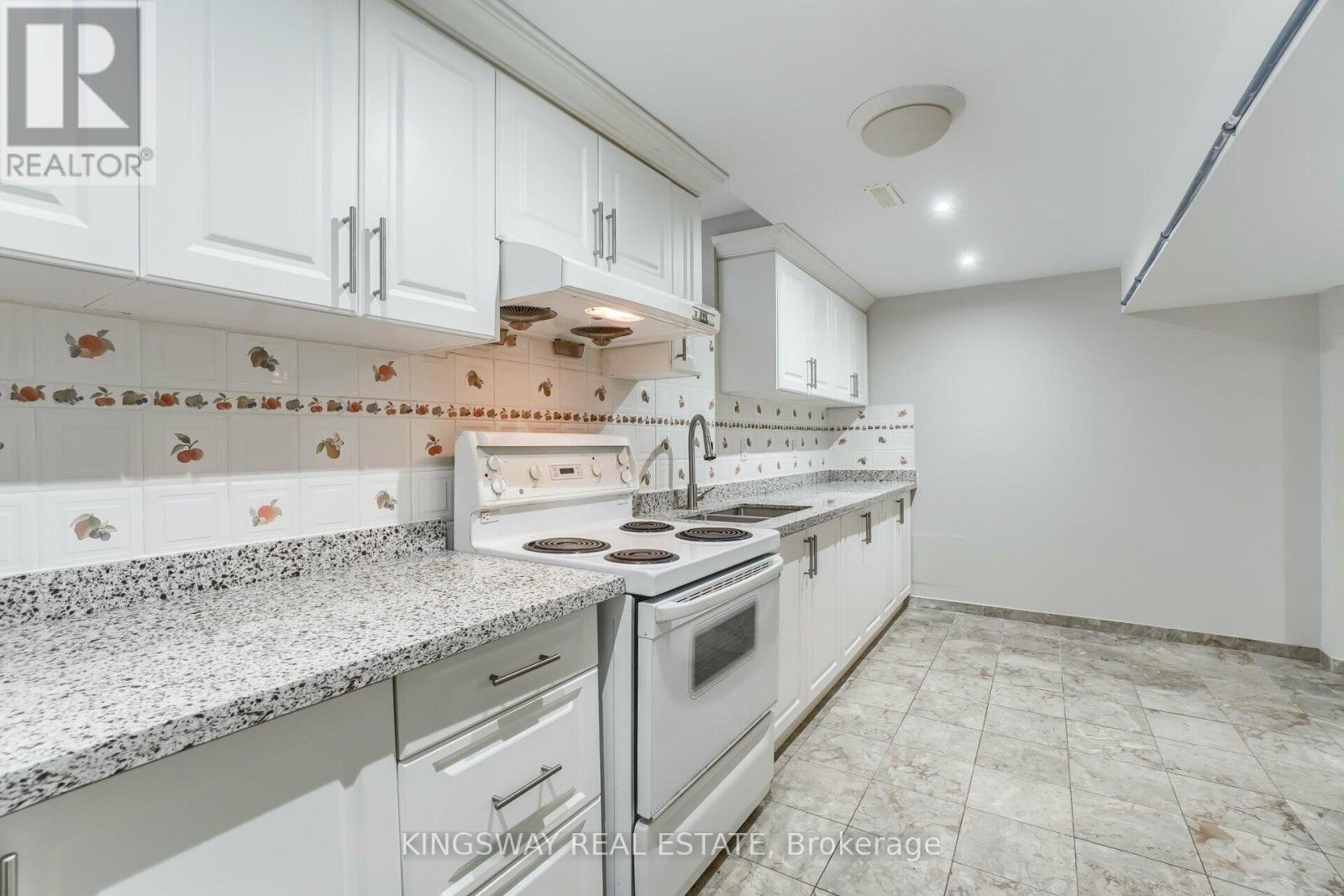 1136 Springwater Crescent, Mississauga (East Credit), Ontario  L5V 1G3 - Photo 41 - W12962658