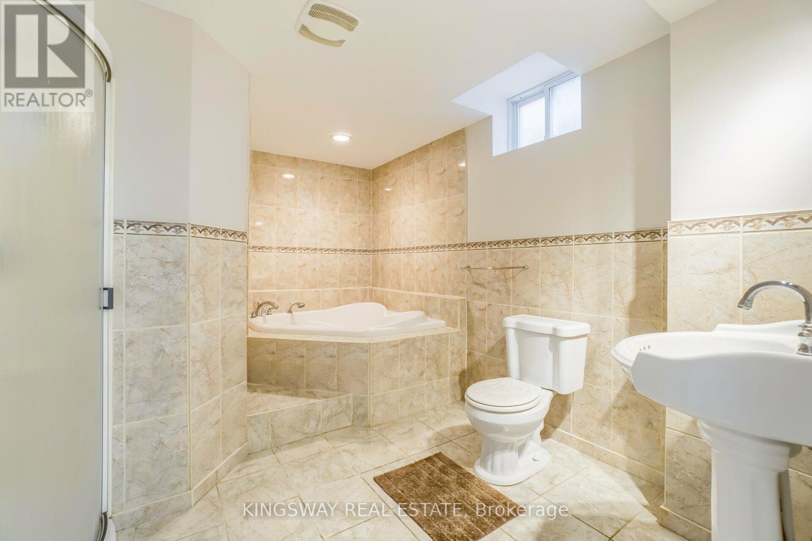 1136 Springwater Crescent, Mississauga (East Credit), Ontario  L5V 1G3 - Photo 44 - W12962658