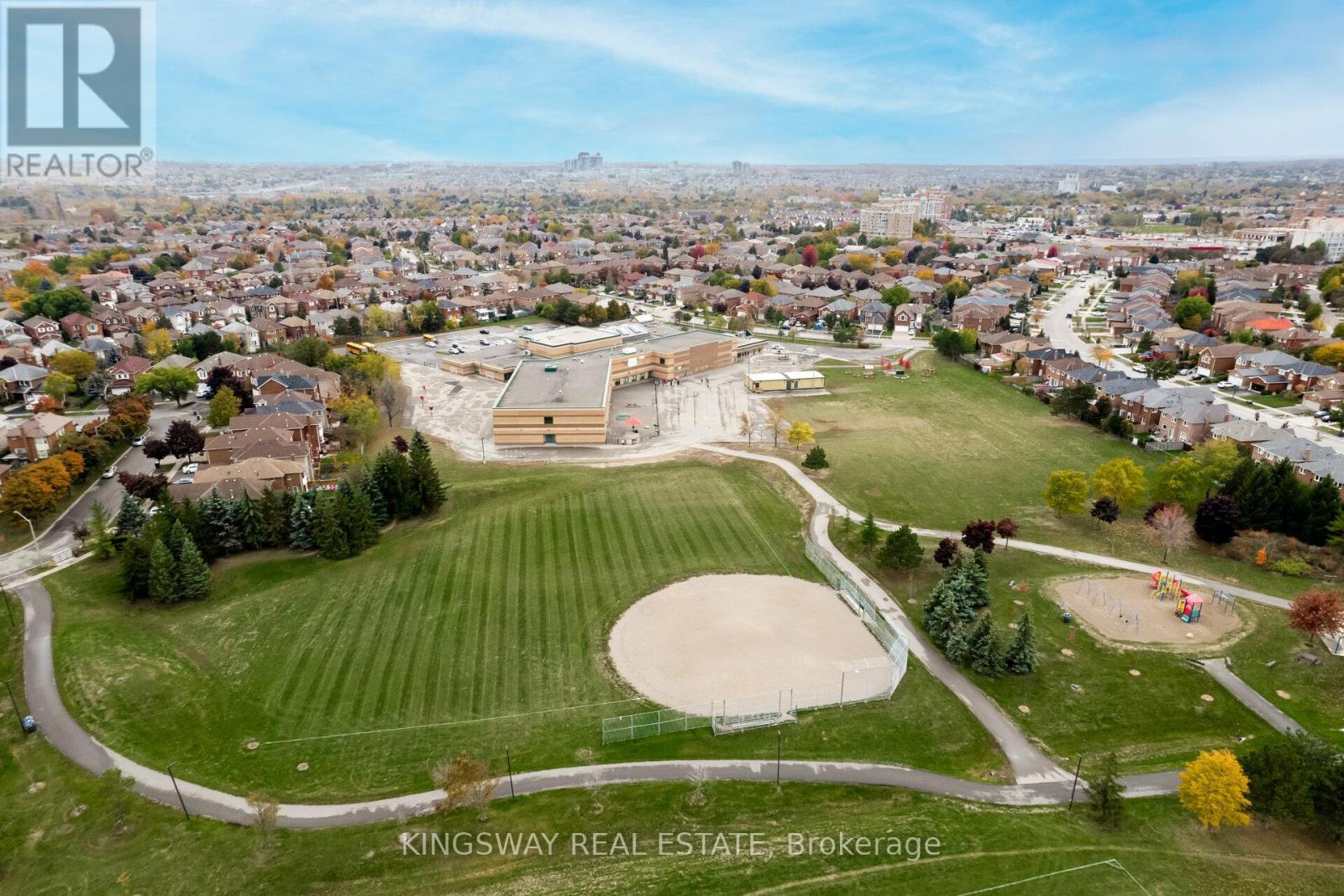 1136 Springwater Crescent, Mississauga (East Credit), Ontario  L5V 1G3 - Photo 50 - W12962658