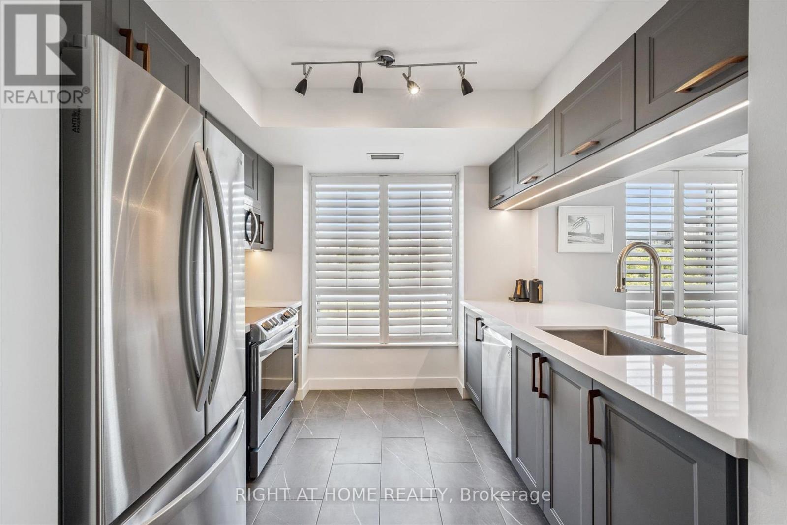 304 - 190 Manitoba Street, Toronto (Mimico), Ontario  M8Y 3Y8 - Photo 13 - W12962684