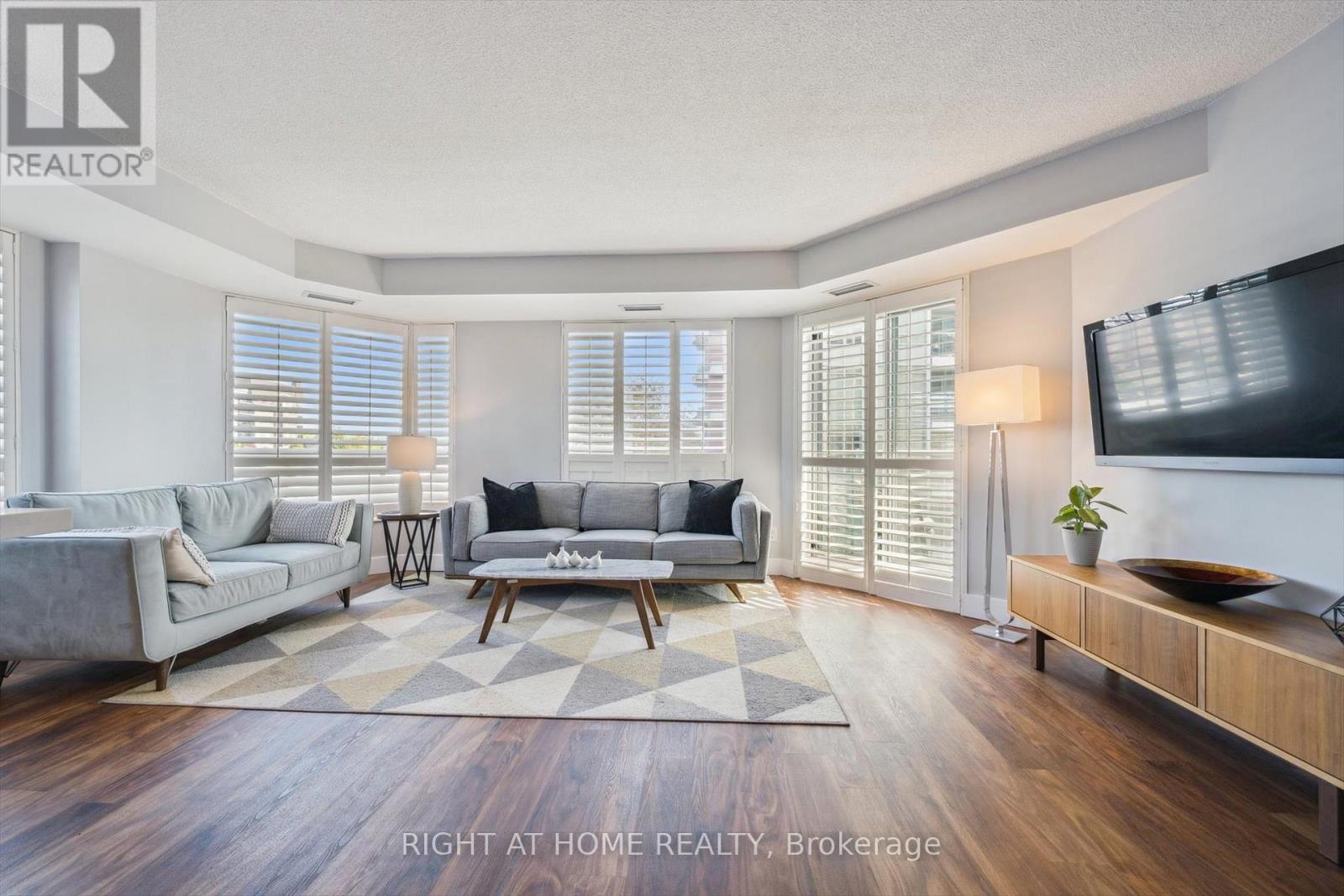 304 - 190 Manitoba Street, Toronto (Mimico), Ontario  M8Y 3Y8 - Photo 7 - W12962684