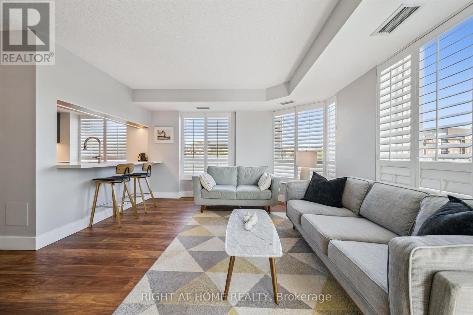 304 - 190 Manitoba Street, Toronto (Mimico), Ontario  M8Y 3Y8 - Photo 9 - W12962684