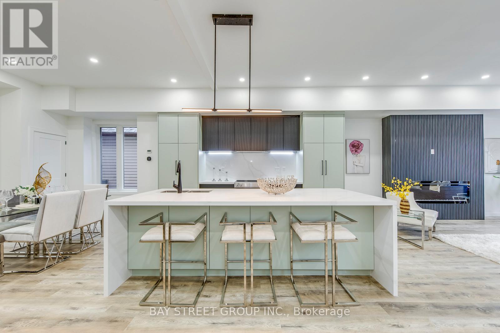 20 Rochdale Avenue, Toronto (Briar Hill-Belgravia), Ontario  M6E 1X2 - Photo 29 - W12962720