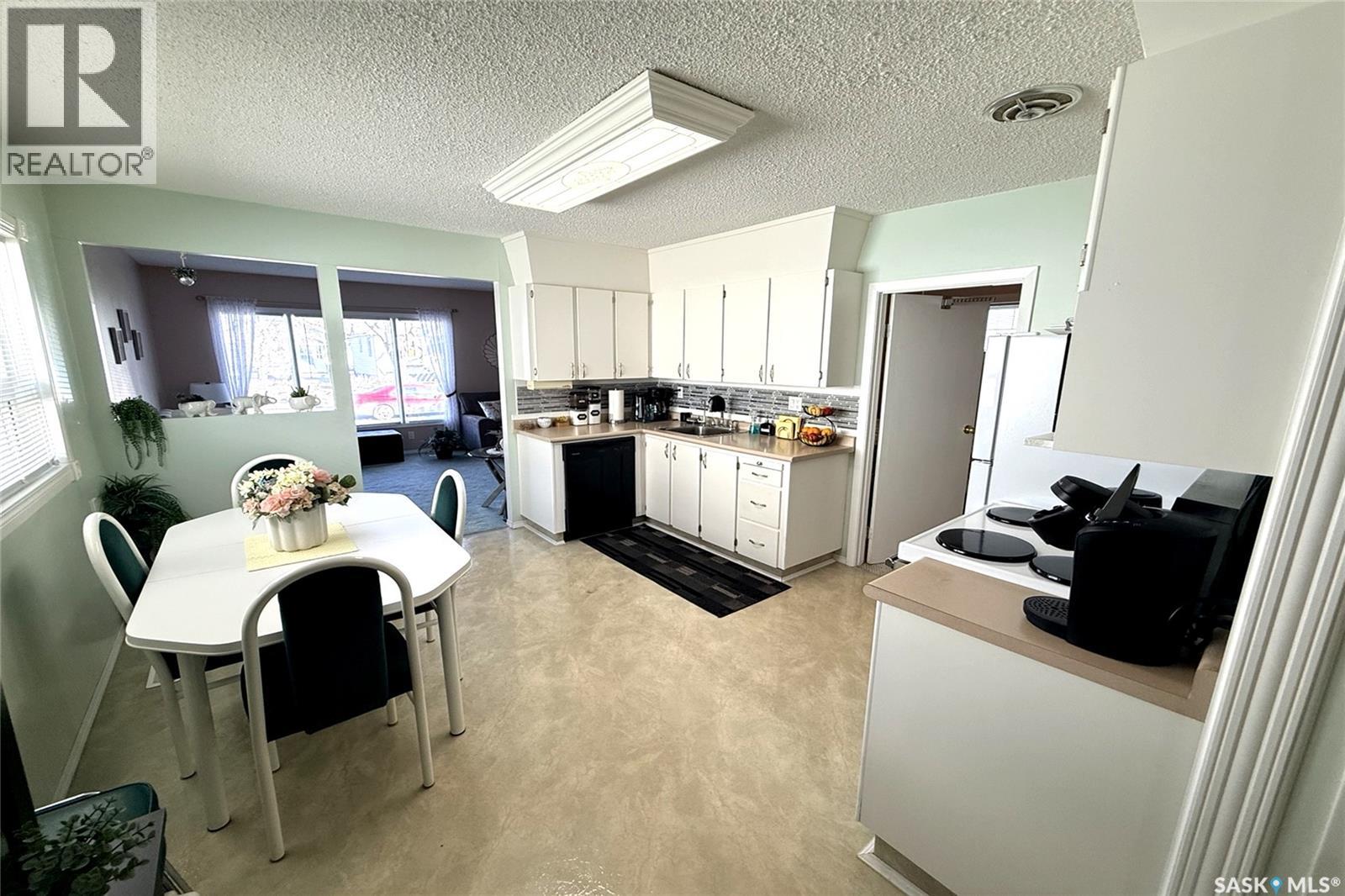 215 College Avenue, Regina, Saskatchewan  S4N 0W7 - Photo 10 - SK032227