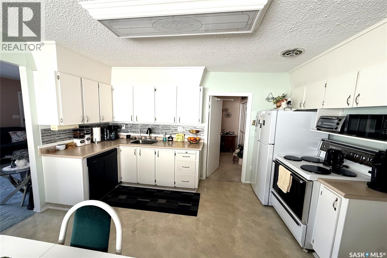 215 College Avenue, Regina, Saskatchewan  S4N 0W7 - Photo 14 - SK032227