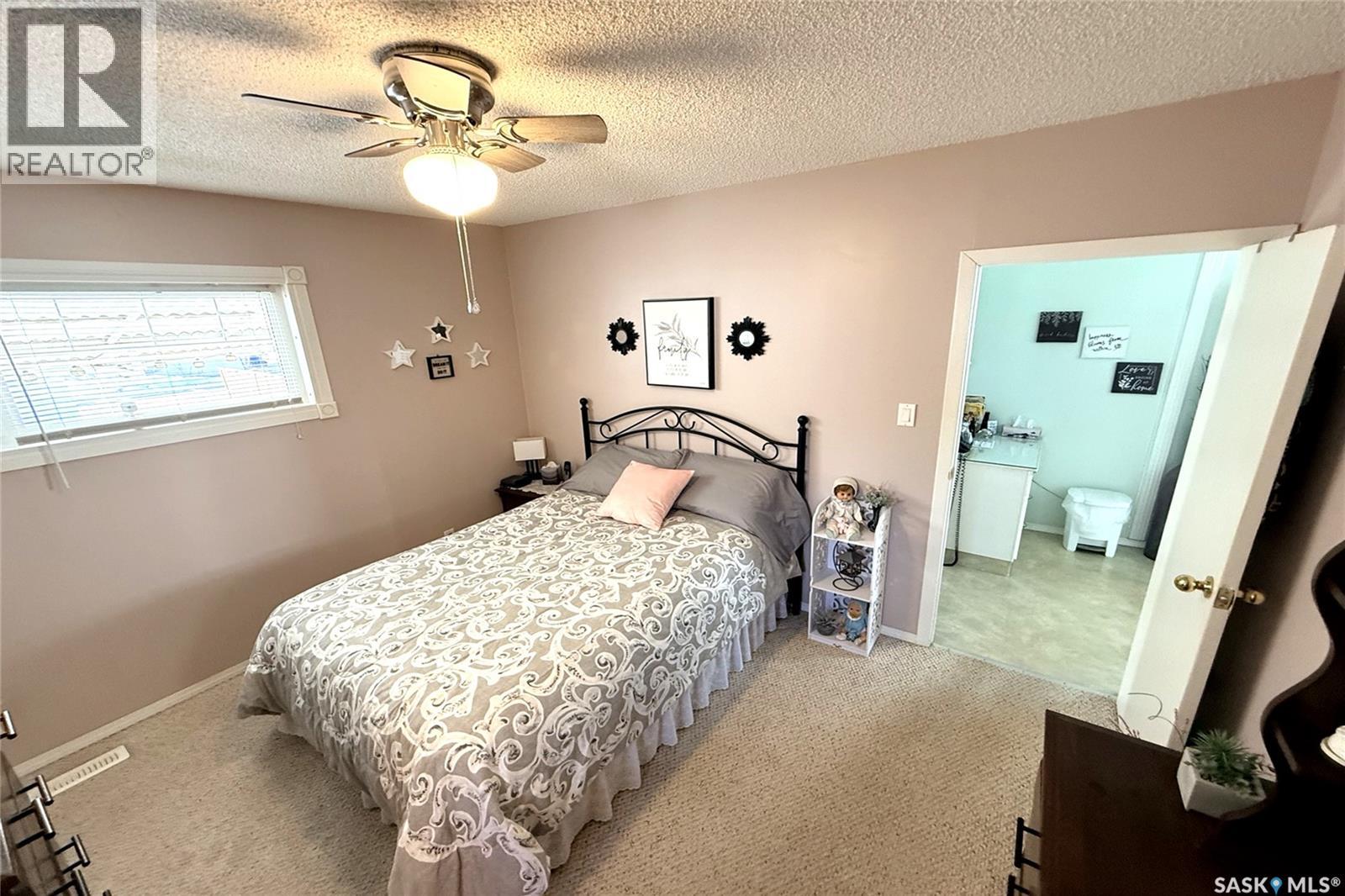 215 College Avenue, Regina, Saskatchewan  S4N 0W7 - Photo 17 - SK032227