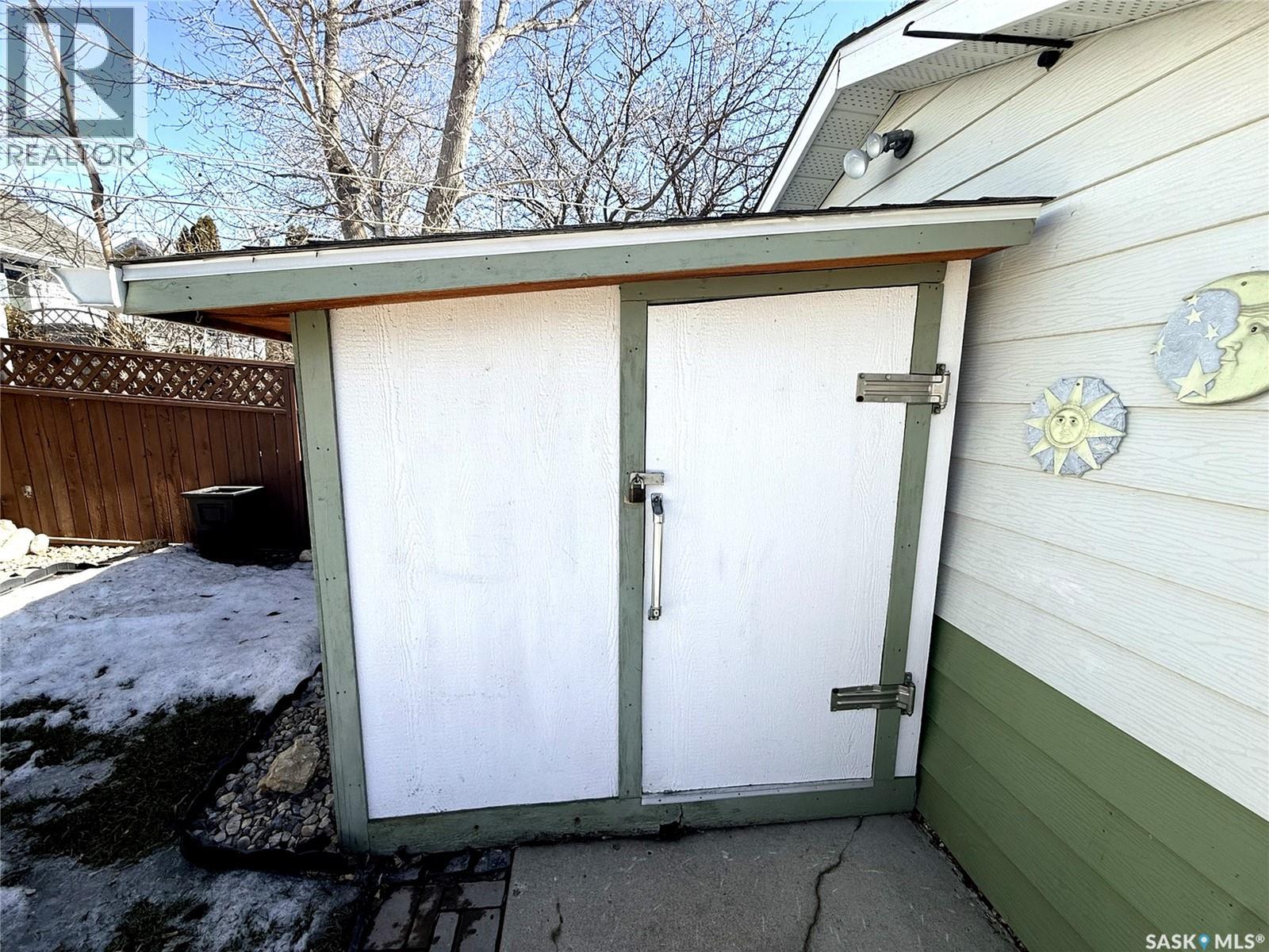 215 College Avenue, Regina, Saskatchewan  S4N 0W7 - Photo 34 - SK032227