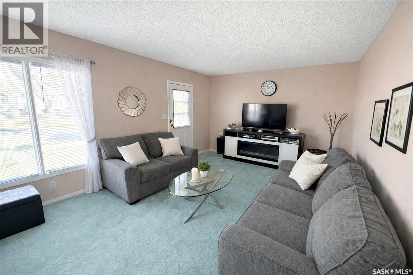 215 College Avenue, Regina, Saskatchewan  S4N 0W7 - Photo 4 - SK032227