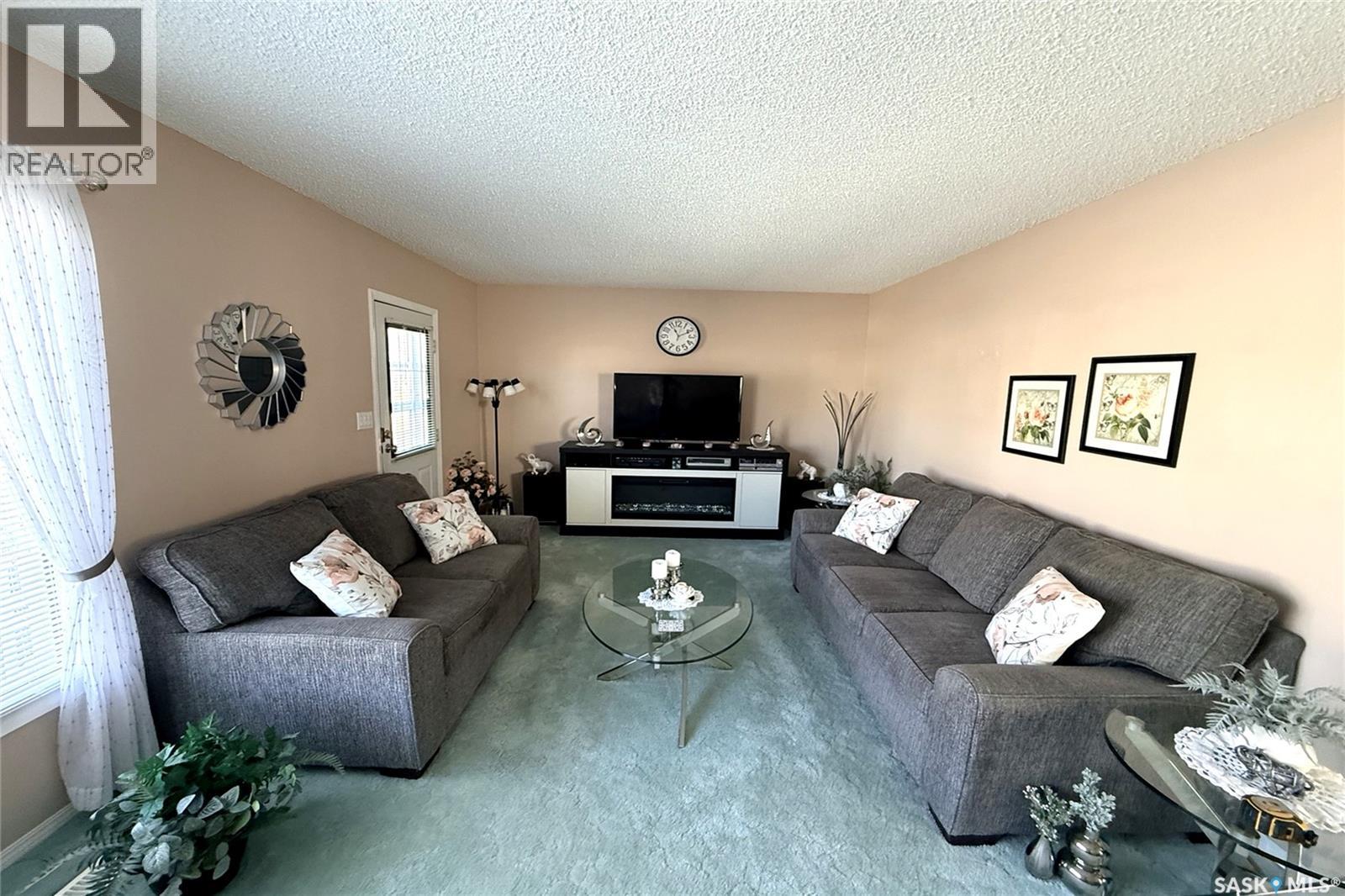 215 College Avenue, Regina, Saskatchewan  S4N 0W7 - Photo 5 - SK032227